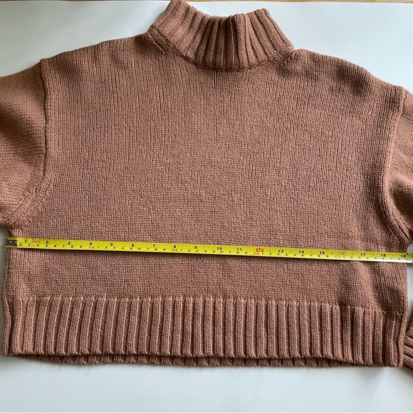 Aritzia Wilfred Free Harper/Heinen Sweater in Buenos Aires - Picture 9 of 11